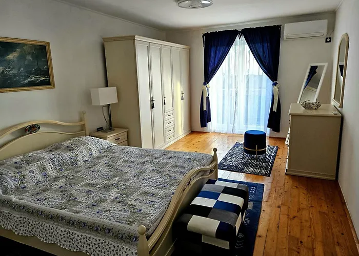 Apartman Domagoj - Luxury With Heated Swimming Pool, Jacuzzi And Seaview