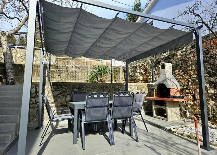 Apartman Domagoj - Luxury With Heated Swimming Pool, Jacuzzi And Seaview Fiume