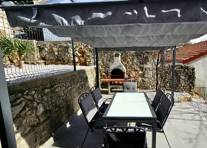 Domagoj - Luxury With Heated Swimming Pool, Jacuzzi And Seaview Fiume
