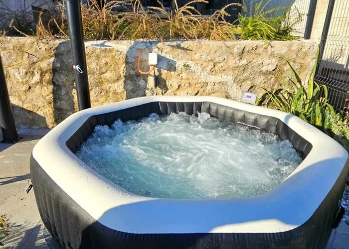 Domagoj - Luxury With Heated Swimming Pool, Jacuzzi And Seaview * Fiume