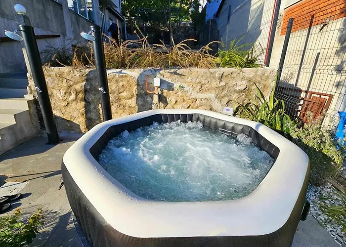 Διαμέρισμα Domagoj - Luxury With Heated Swimming Pool, Jacuzzi And Seaview