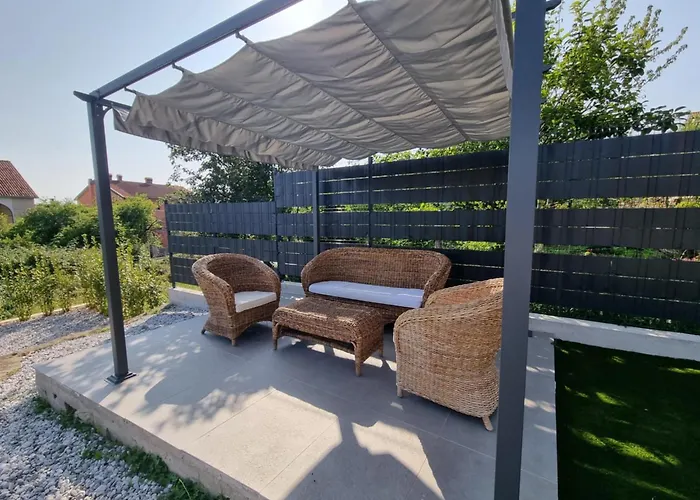 Domagoj - Luxury With Heated Swimming Pool, Jacuzzi And Seaview Διαμέρισμα Ριέκα