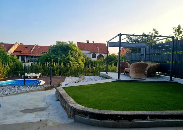 Domagoj - Luxury With Heated Swimming Pool, Jacuzzi And Seaview
