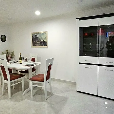 Domagoj Luxury With Pool & Seaview By Irundo Daire