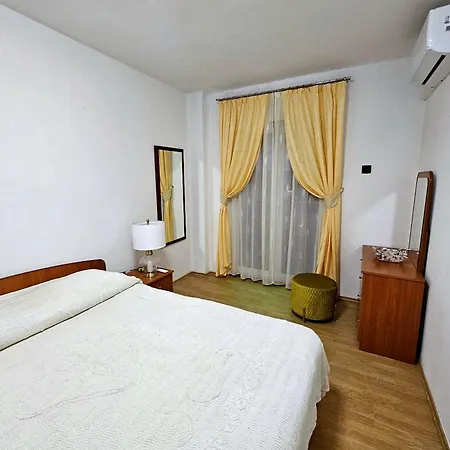 Lägenhet Domagoj Boutique Apartmants With Heated Swimming Pool