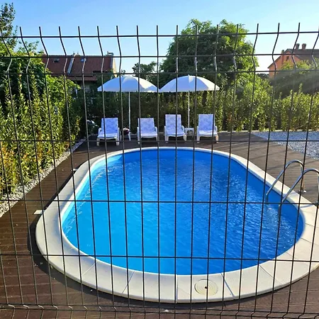 Lägenhet Domagoj Boutique Apartmants With Heated Swimming Pool