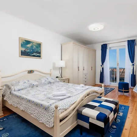 Apartman Domagoj Boutique Apartmants With Heated Swimming Pool *