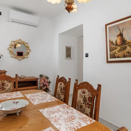 Domagoj Boutique Apartmants With Heated Swimming Pool *