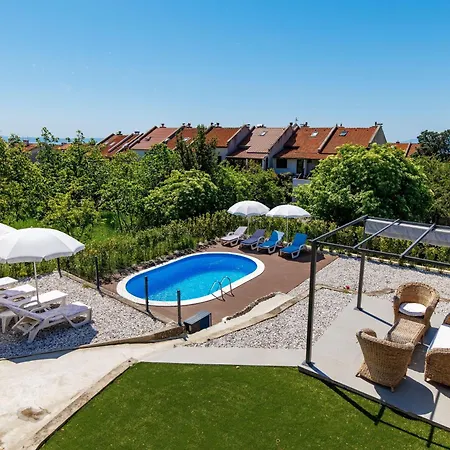 Domagoj Boutique Apartmants With Heated Swimming Pool Apartmán
