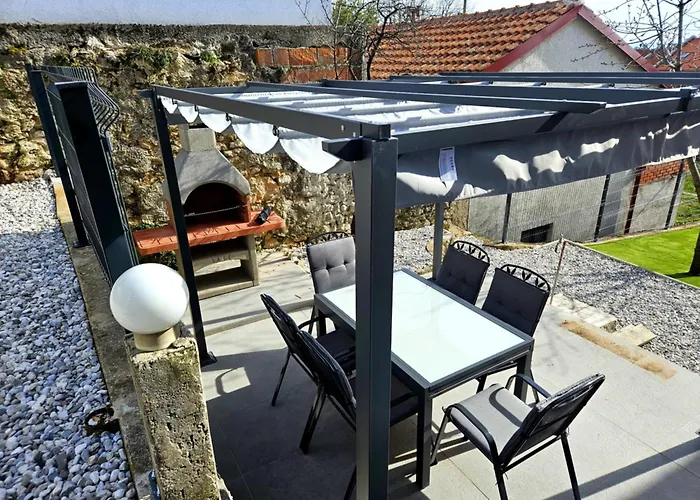 Domagoj - Luxury With Heated Swimming Pool, Jacuzzi And Seaview Appartamento Fiume